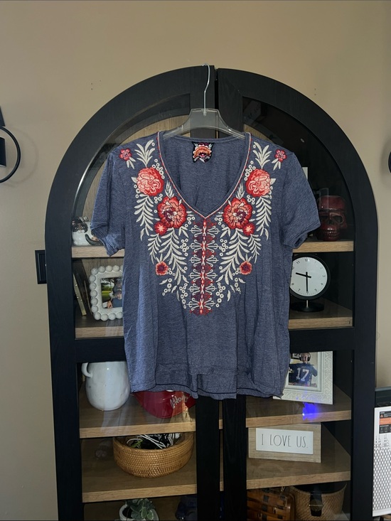 Johnny Was Tops - Johnny Was Blue Short Sleeve V-Neck Top with Red/Beige Floral Embroidery XL